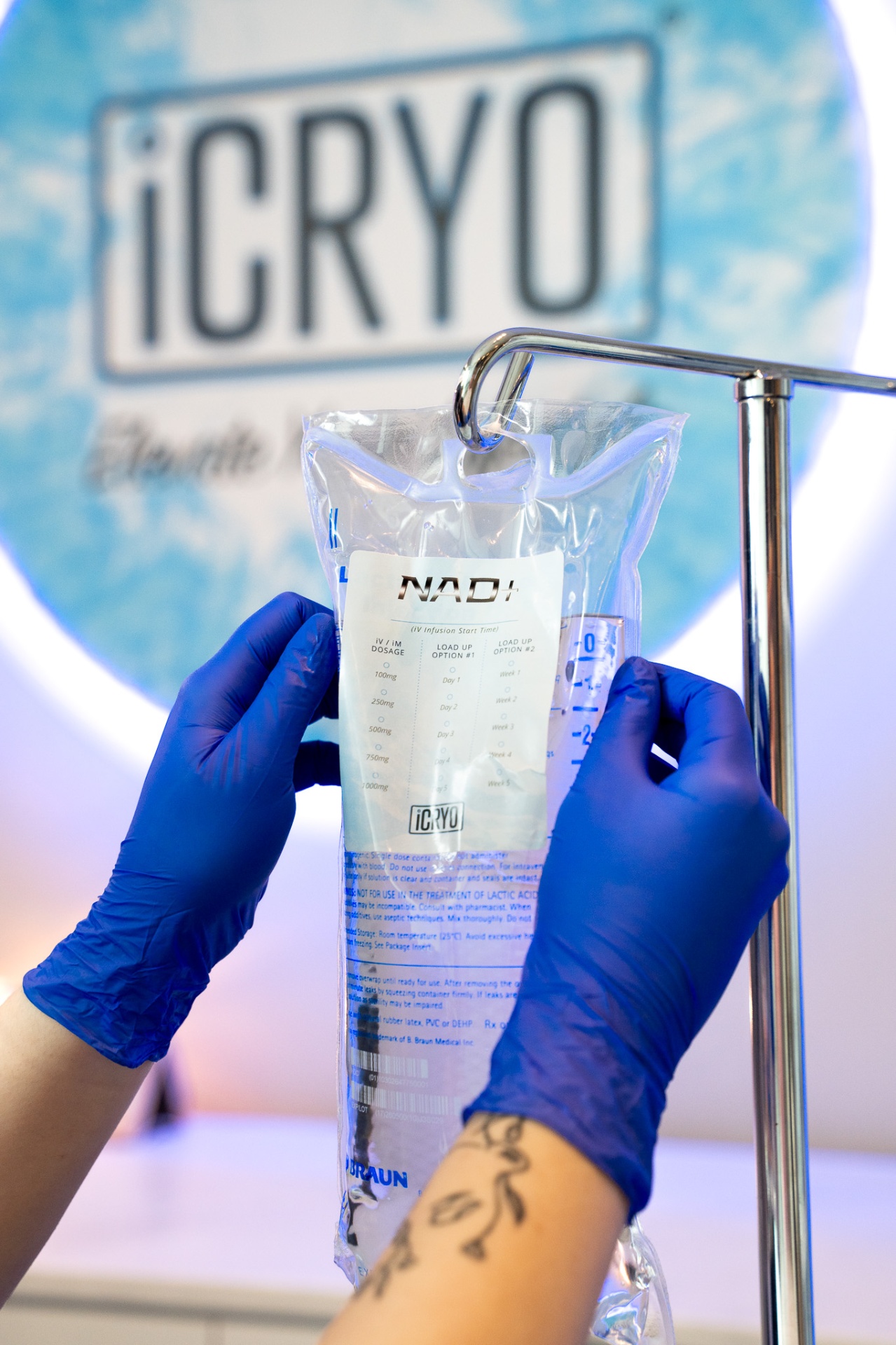 iCRYO Avon NAD+ IV infusion bag with dosing chart